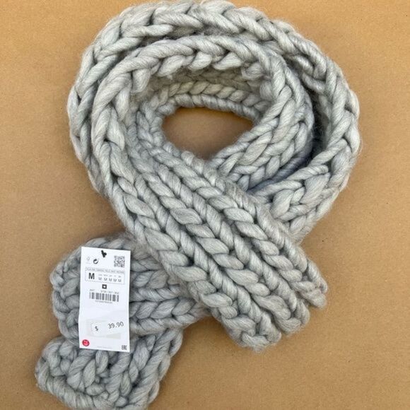 Zara Wool Blend Scarf - Picture 2 of 2